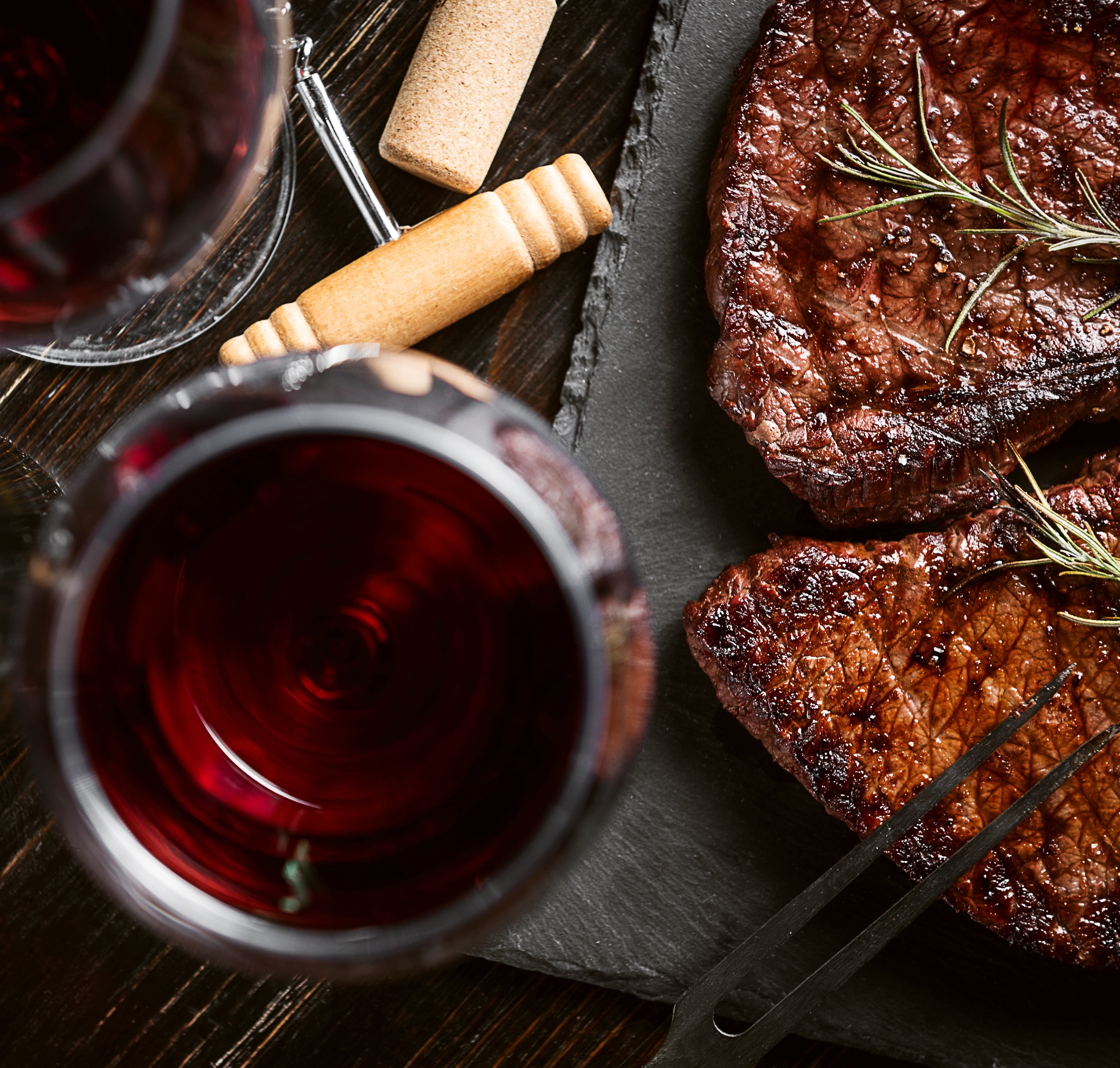 From Plate To Palate: The Best Steak & Wine Pairings to Elevate Your Meal